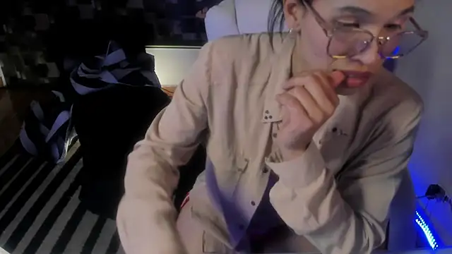 CandyGirl30 Live Chatraum