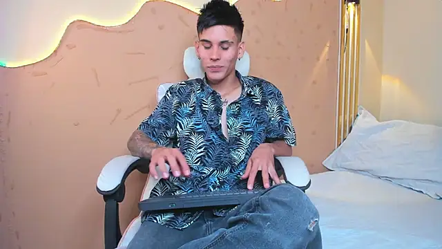 Thiiago_xxx Show di sesso, in cam, in diretta