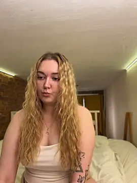 Alexa_Sunny লাইভ চ্যাট রুম
