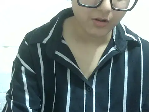 ITZ_Ishitaa – live chatrum
