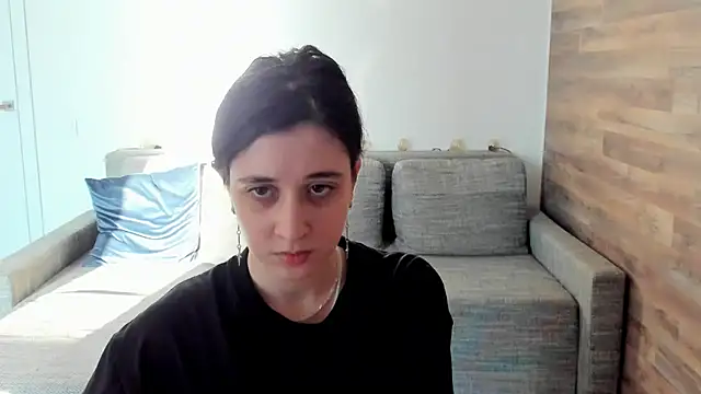 Lisa_witty Adlı Modelin Canlı Sohbet Odası