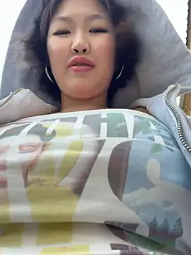 Živá kamerová sex show CreamPuff-