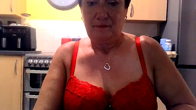 NaughtyNessa53xx Adlı Modelin Canlı Sohbet Odası