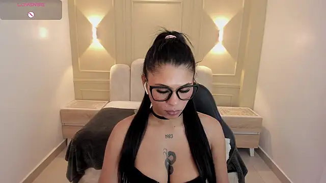 Chat soba uživo modela YARA_SHINE2