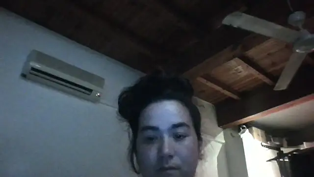 MiiaBella Live chatroom