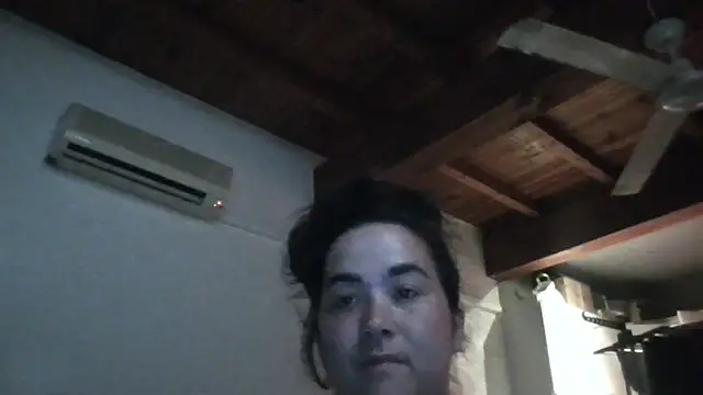 Chatroom en direct de MiiaBella