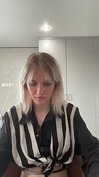 LezzyCrown чат на живо