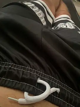 הופעת סקס קאם בשידור חי של caramel1131