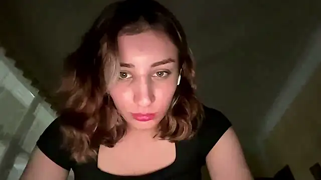 PazMattiace Adlı Modelin Canlı Sohbet Odası