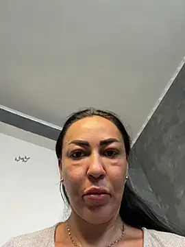 Chat soba uživo modela BellaaQuinn