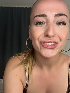 חדר צ'אט בשידור חי של Cutie_Sara
