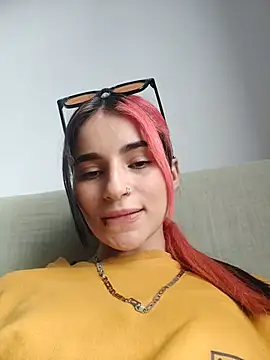 Ale_moon's Live Chat Room