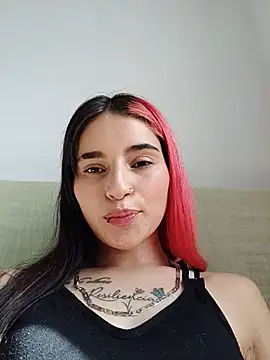 Ale_moon's Live Chat Room