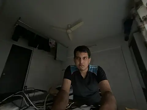הופעת סקס קאם בשידור חי של Interpreter__8