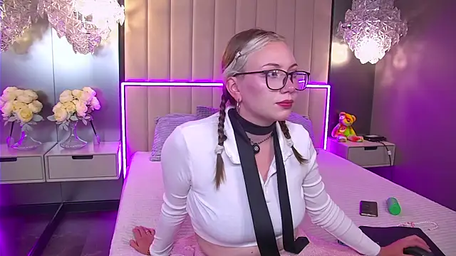 KristinaFlame's Live Chat Room