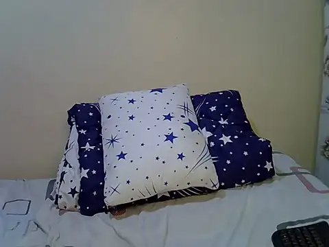 Živá chatovací místnost RoyalEve_