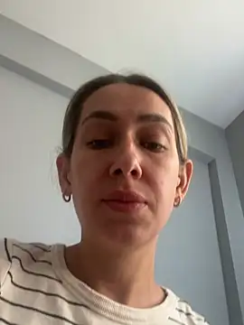mia-kis Cameră chat live