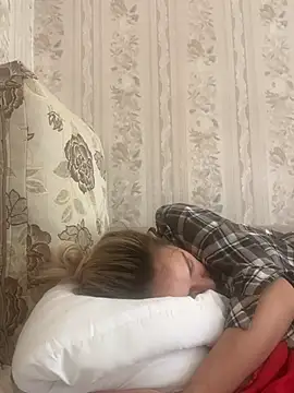 Chat soba uživo modela mia-kis