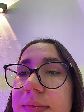 miakhalaf_ – live chatrum