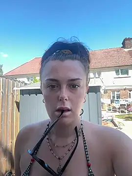 LucyRowexo Adlı Modelin Canlı Sohbet Odası