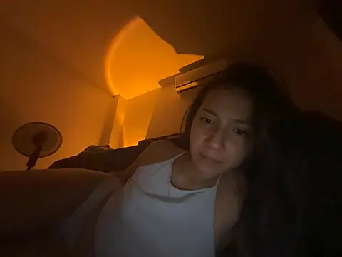 Živá chatovací místnost Jenniieebellx