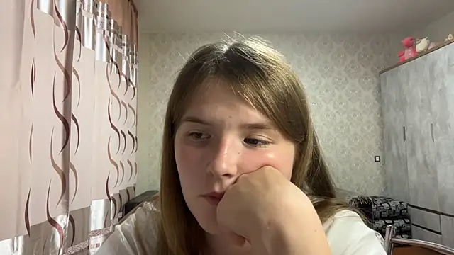 FayePapakostas' Live Chat Room