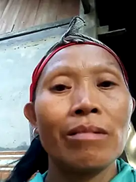 Nguyen_Emaa's Live Chat Room