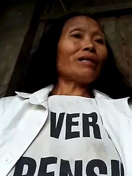 Nguyen_Emaa's Live Chat Room