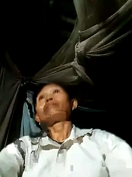 Sala de chat ao vivo de Nguyen_Emaa