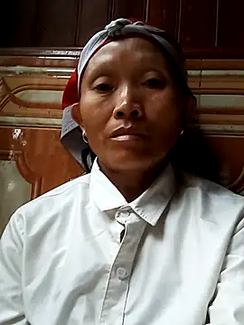 Nguyen_Emaa Live Chatraum