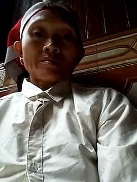 Nguyen_Emaa live-chat rom