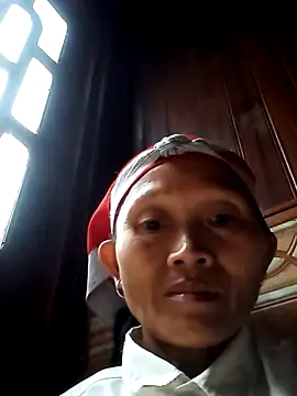 Phòng Chat Trực Tiếp Nguyen_Emaa