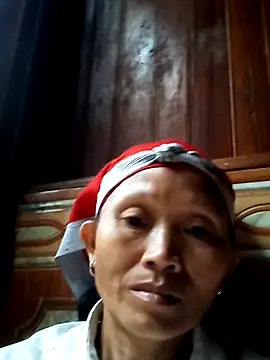 Nguyen_Emaa чат на живо
