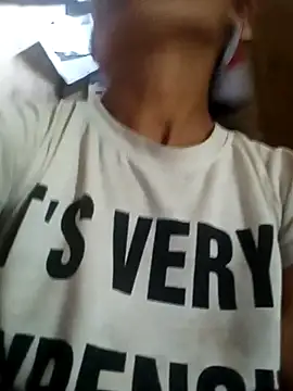 Nguyen_Emaa's Live Chat Room
