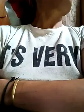 Nguyen_Emaan Live chat-huone