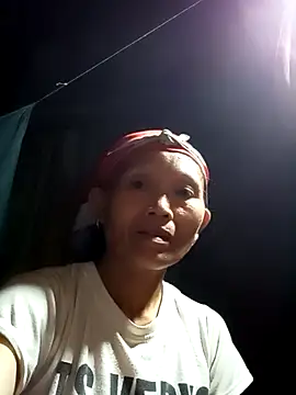 Sala de chat en directo de Nguyen_Emaa