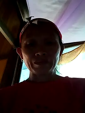 Nguyen_Emaa – live chatrum