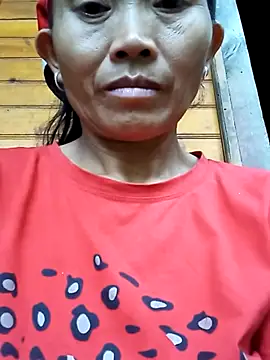 Nguyen_Emaa লাইভ চ্যাট রুম