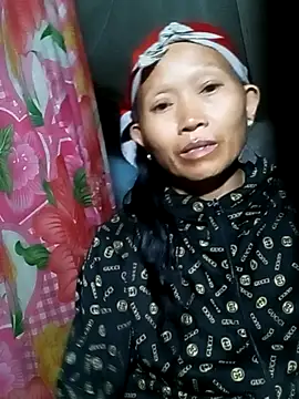 Nguyen_Emaa live-chat rom