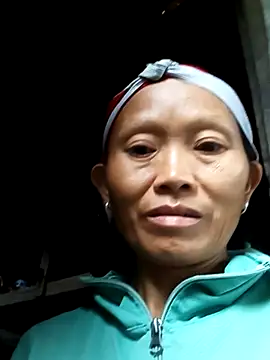 Nguyen_Emaa's Live Chat Room