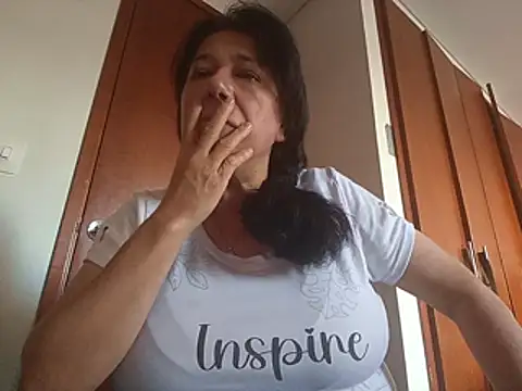 Avril_xxx – live chatrum