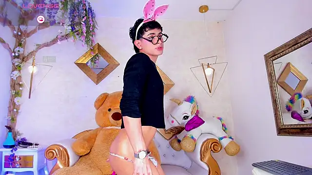 โชว์เซ็กส์แคมถ่ายทอดสดของ HungLatinoFemboy