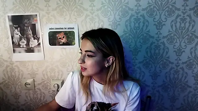 Chat soba uživo modela AminaGirls