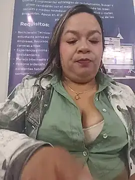 Sala de chat en directo de Charlott-1