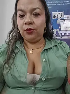 Charlott-1's Live Chat Room