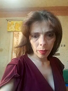 AnnaKissXX élő chatszobája