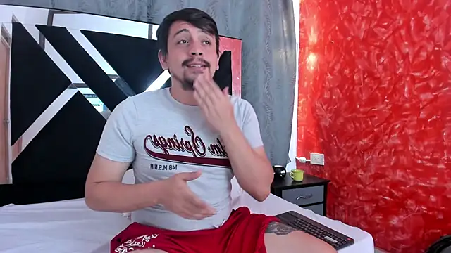 הופעת סקס קאם בשידור חי של MikeBayers69