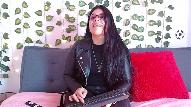 isabella_black1 Ruang Obrolan Langsung