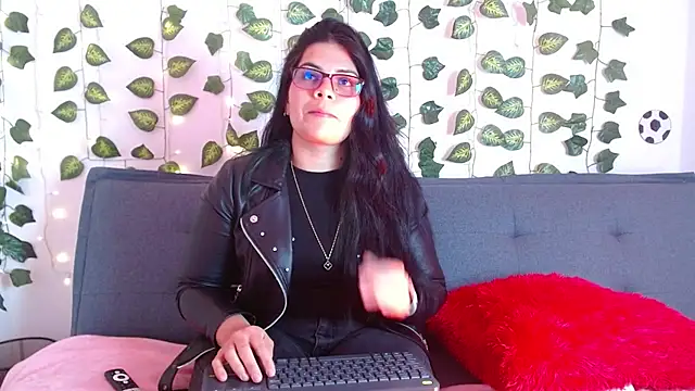 غرفة دردشة isabella_black1 المباشرة