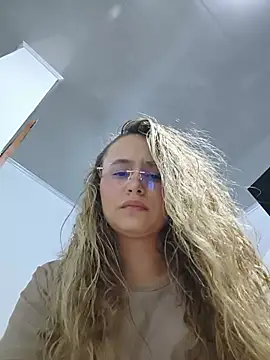 Ariasterliing чат на живо